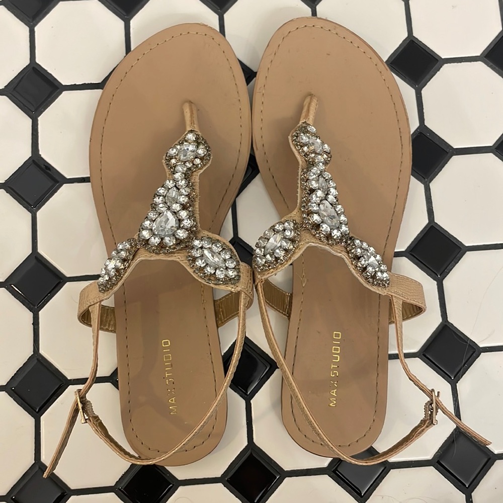 Tan sandals with diamond decal